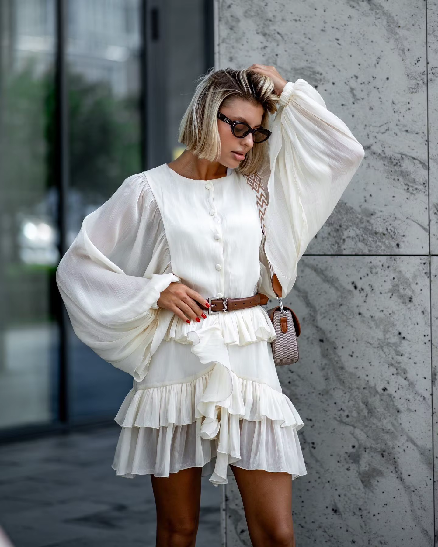 Riviera - Robe à manches longues et jupe courte à volants
